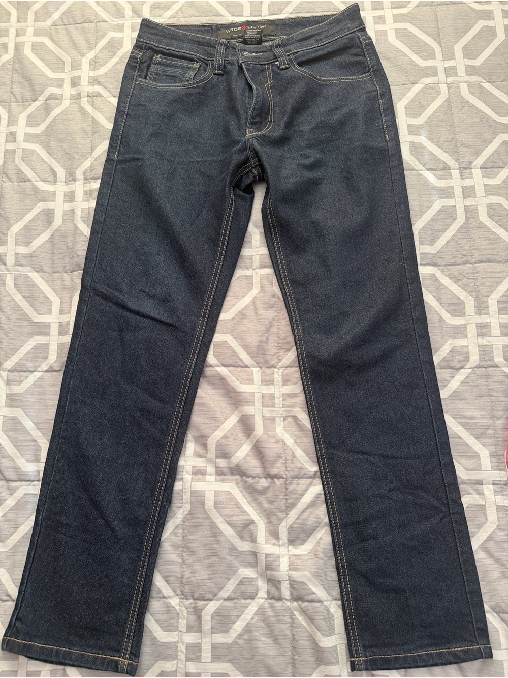 Straight-Leg Men’s Jeans in Deep Indigo
